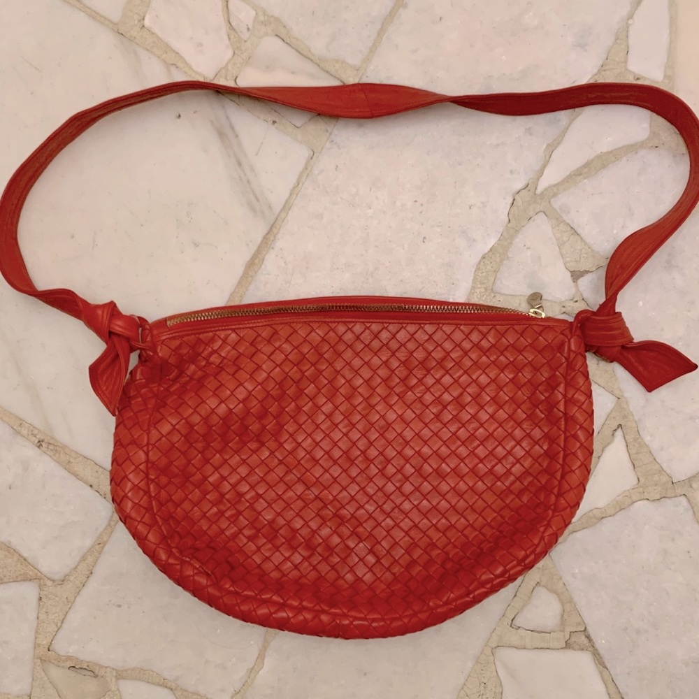 BOTTEGA VENETA authentic bag. Red. Vintage.
